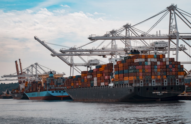 Global container port representing supply chain trends